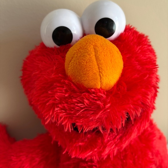 2016 Hasbro Tickle Me Elmo, Sesame Street - Picture 1 of 4